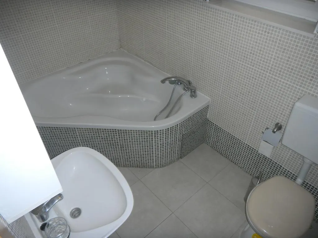 Apartment Zoran Posesi Medulin 0*,  Croatia