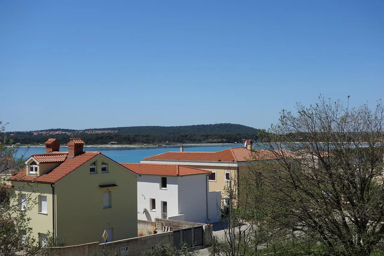 Apartment Zoran Posesi Medulin