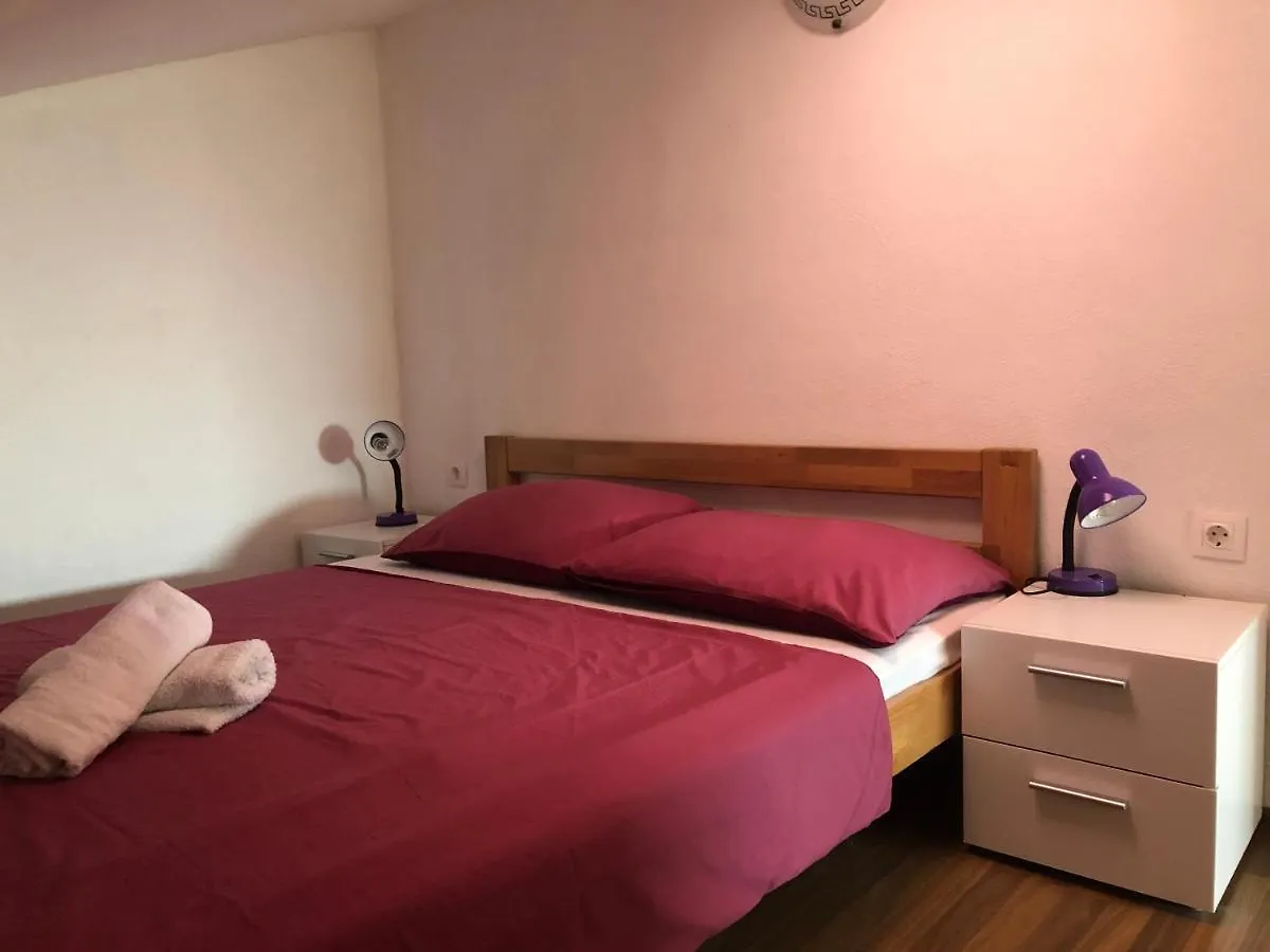 Apartment Zoran Posesi Medulin 0*,