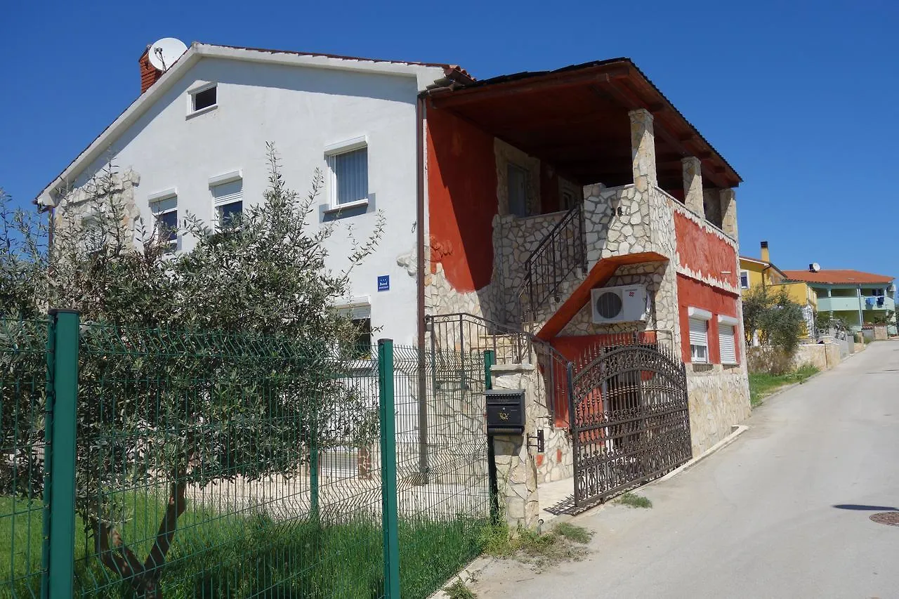 Apartment Zoran Pošesi Medulin Kroatië