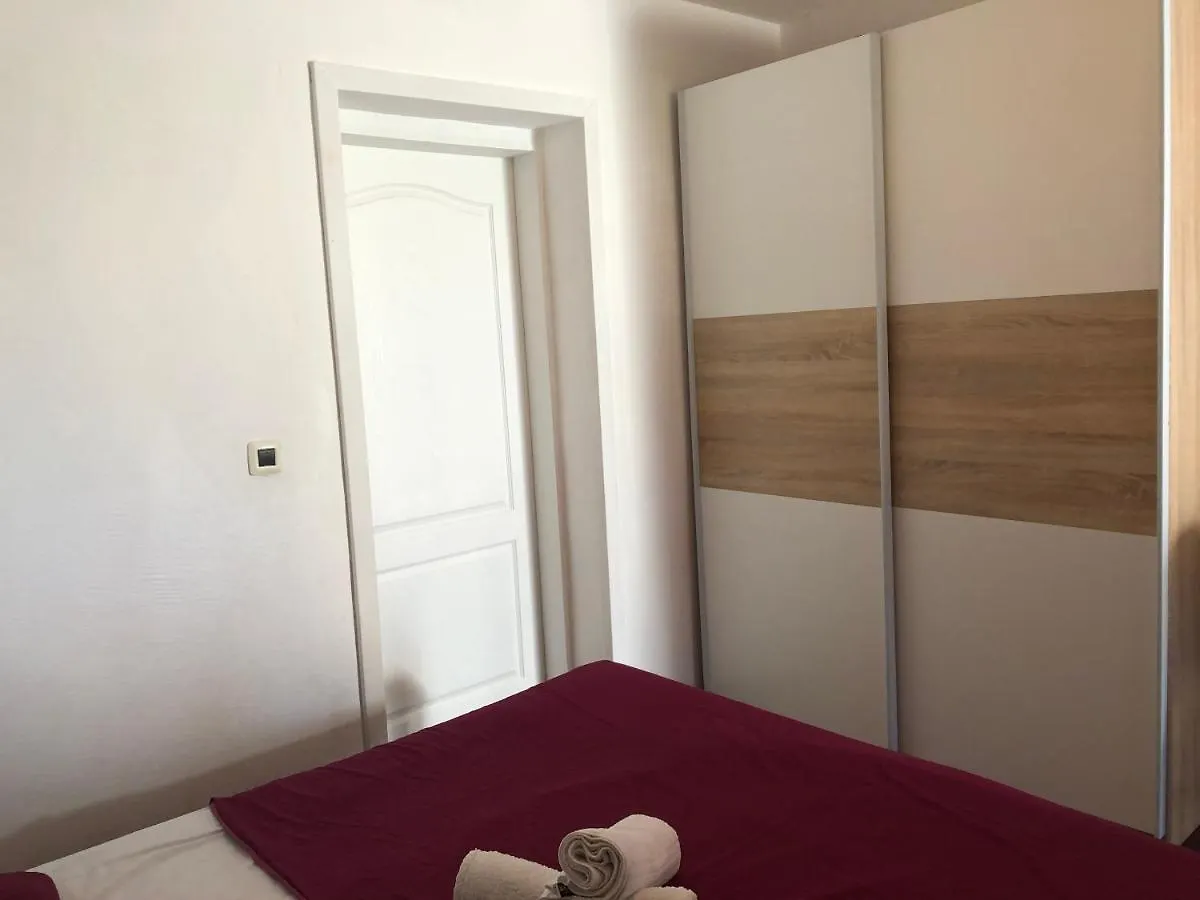 Apartment Zoran Pošesi Medulin 0*,
