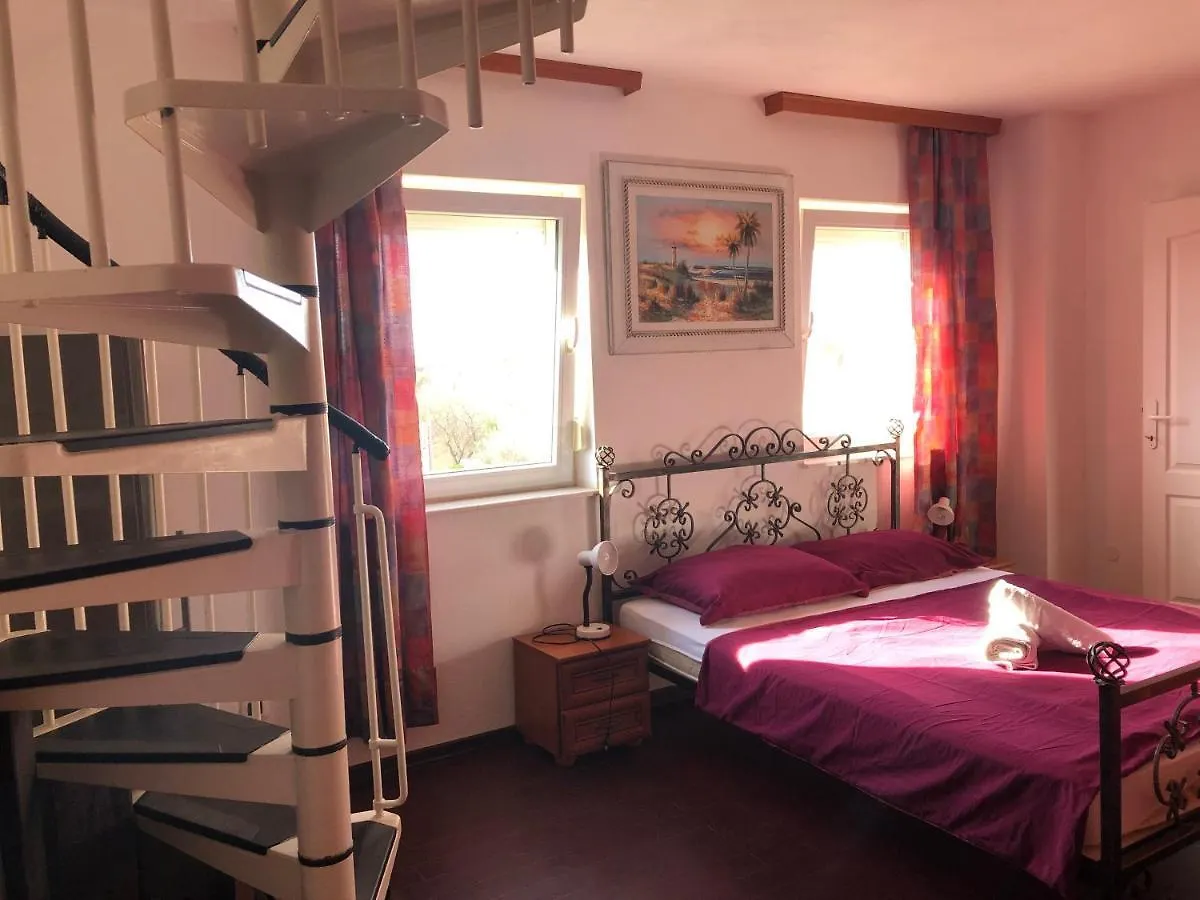 Apartment Zoran Pošesi Medulin 0*,  Kroatië